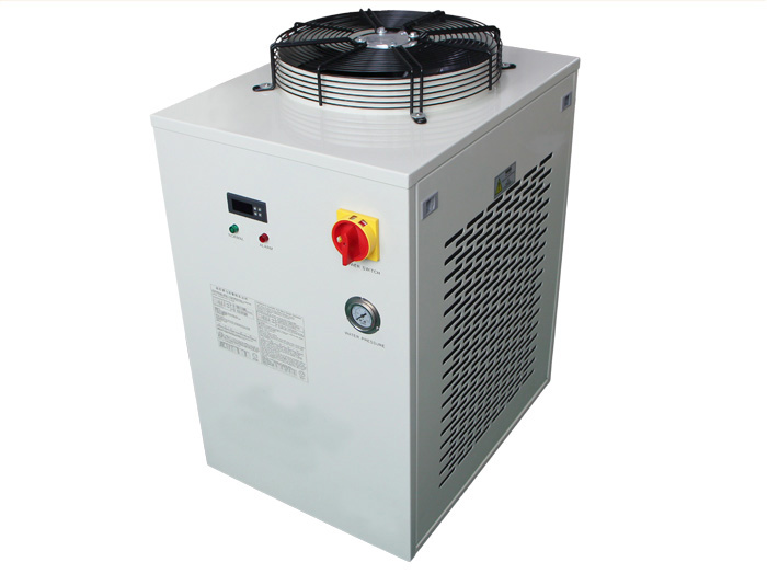 UV LED固化光源設(shè)備的三大配置照射頭、水冷機(jī)、電源驅(qū)動(dòng)